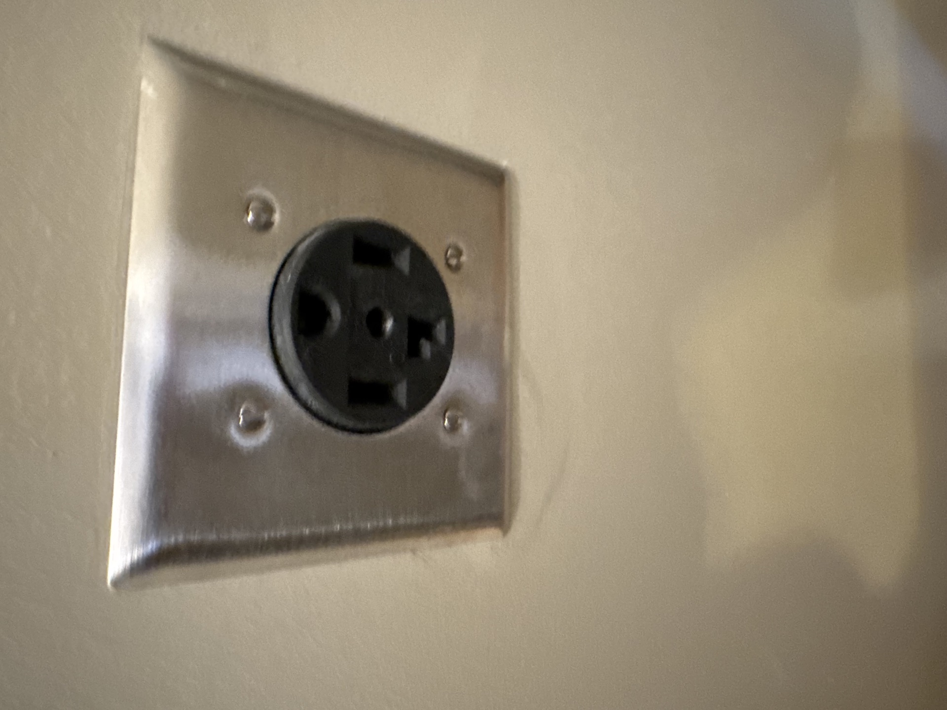 NEMA 14-50 outlet install